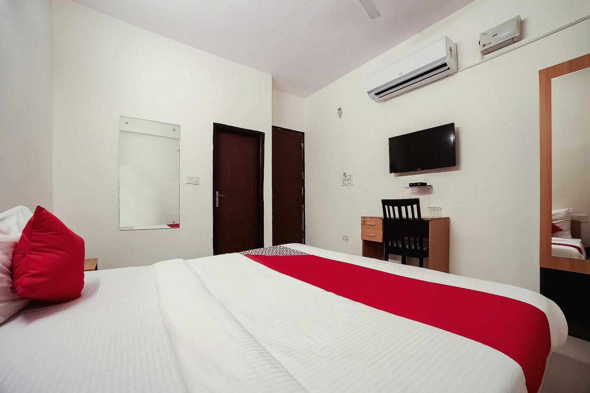 Live On Del5542 Hotel New Delhi Bagian luar foto