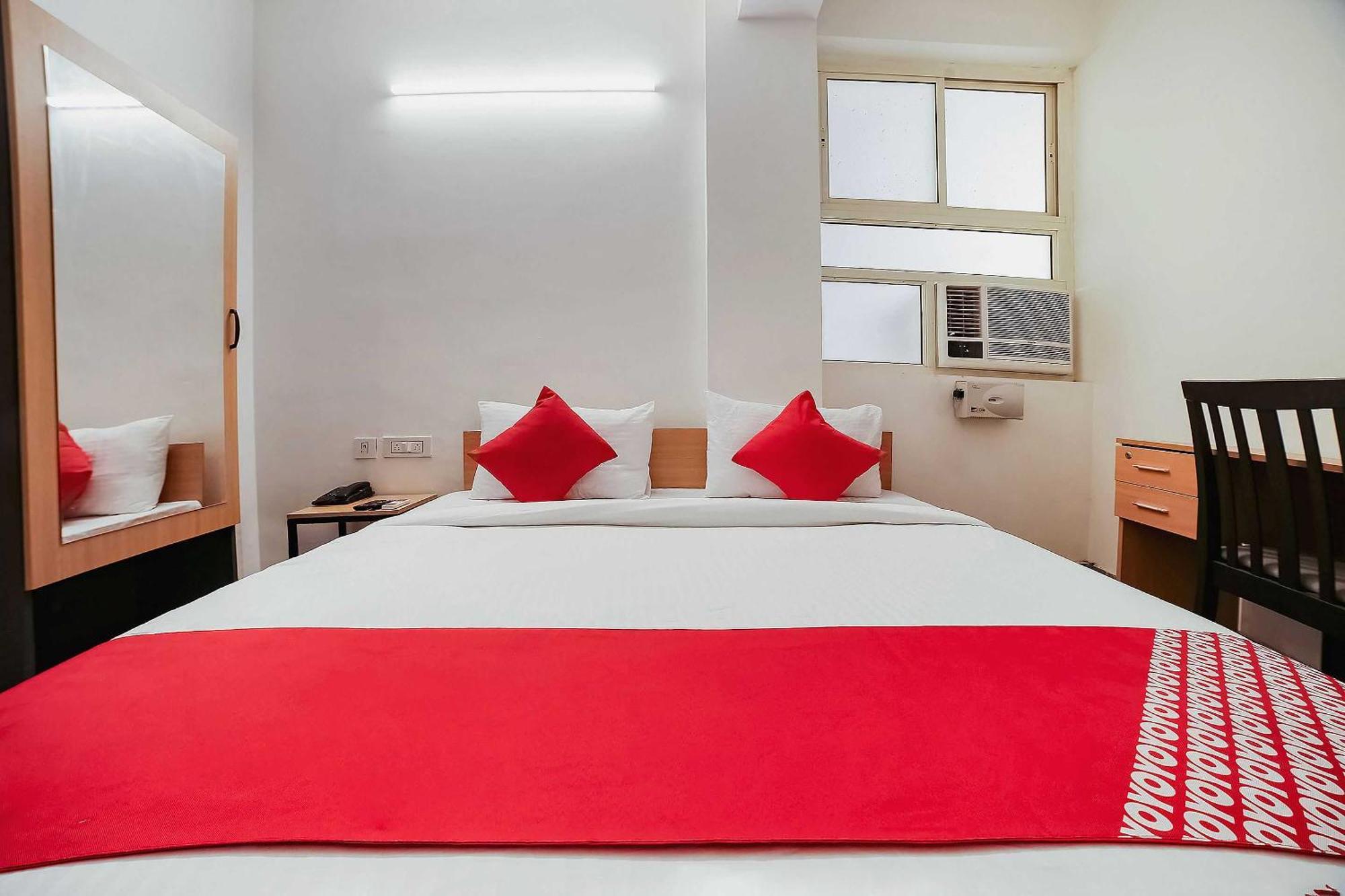 Live On Del5542 Hotel New Delhi Bagian luar foto