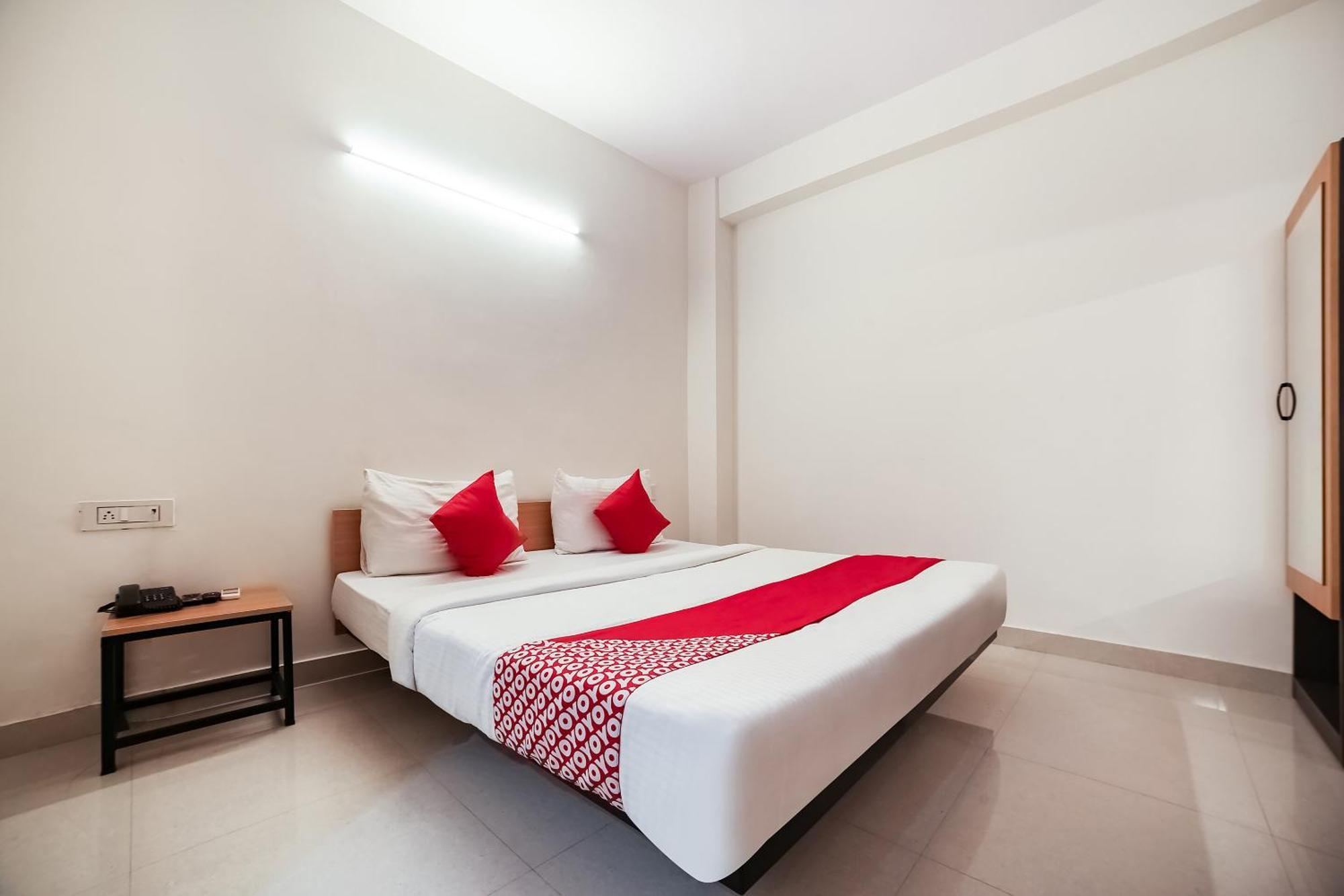 Live On Del5542 Hotel New Delhi Bagian luar foto