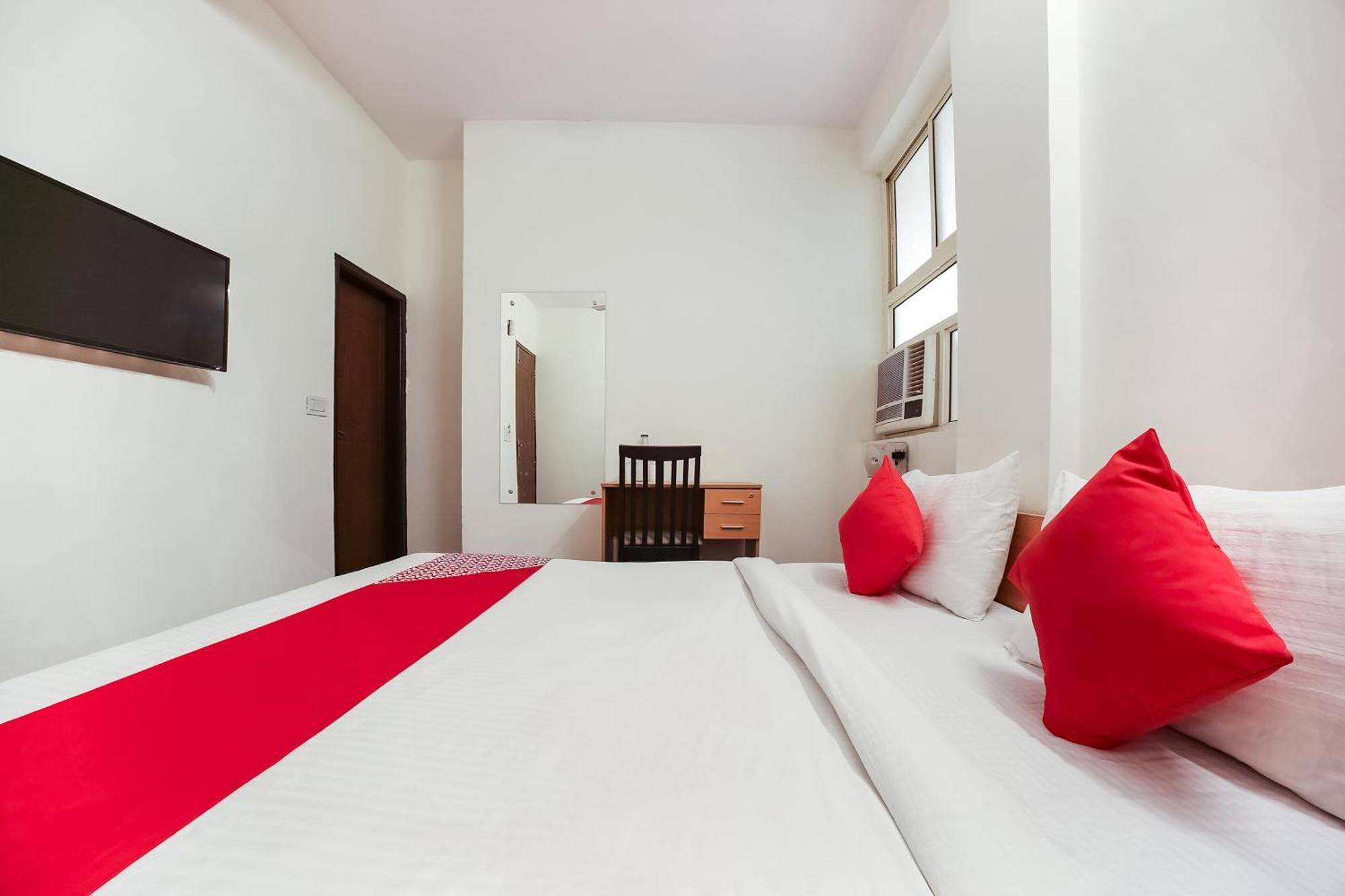 Live On Del5542 Hotel New Delhi Bagian luar foto