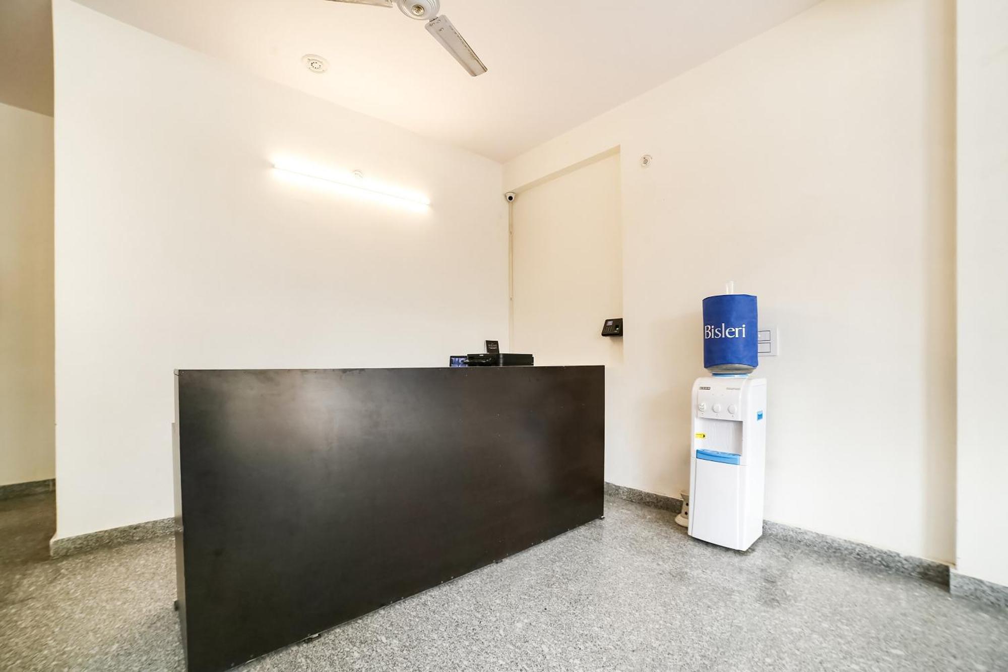 Live On Del5542 Hotel New Delhi Bagian luar foto