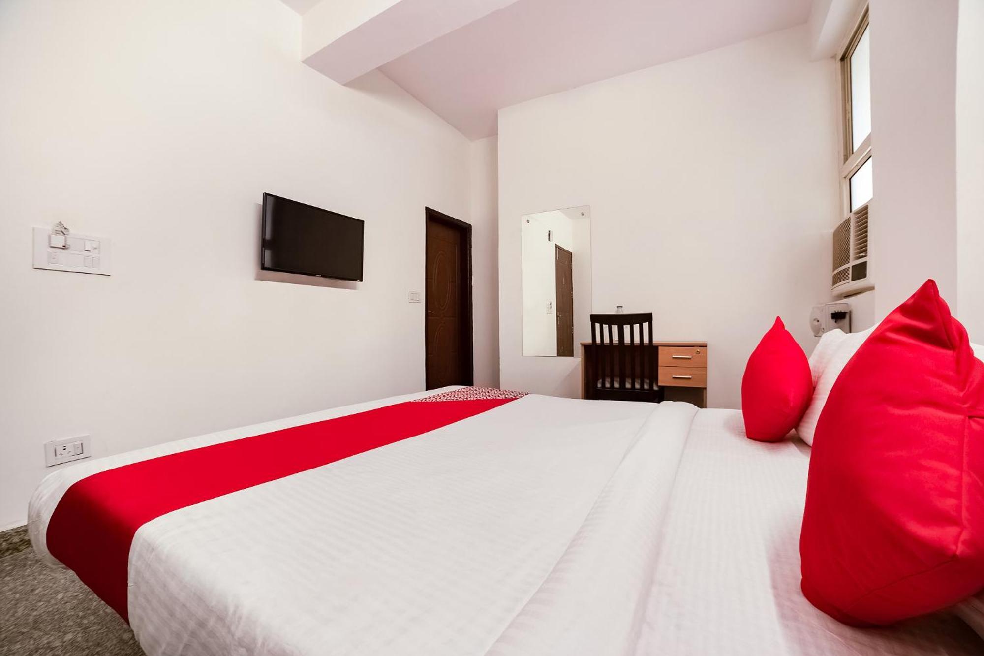 Live On Del5542 Hotel New Delhi Bagian luar foto
