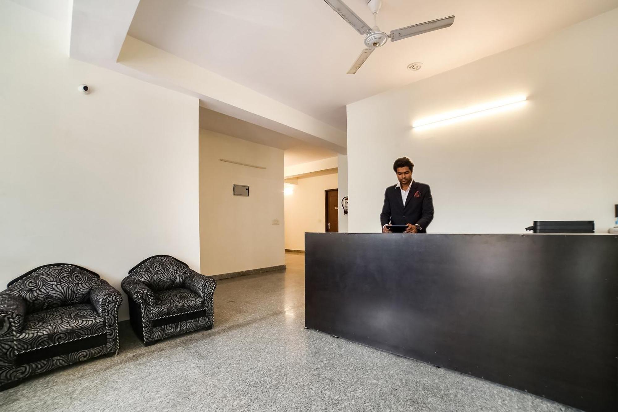 Live On Del5542 Hotel New Delhi Bagian luar foto