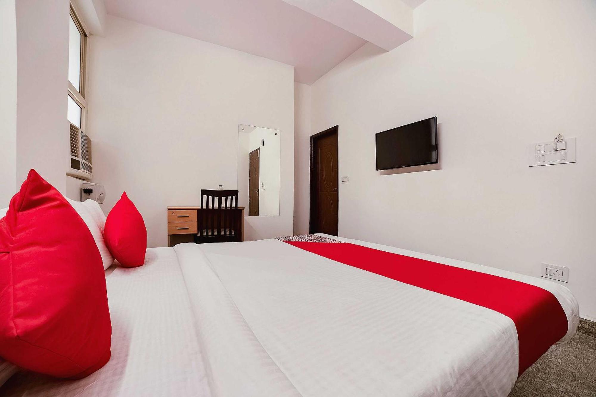 Live On Del5542 Hotel New Delhi Bagian luar foto