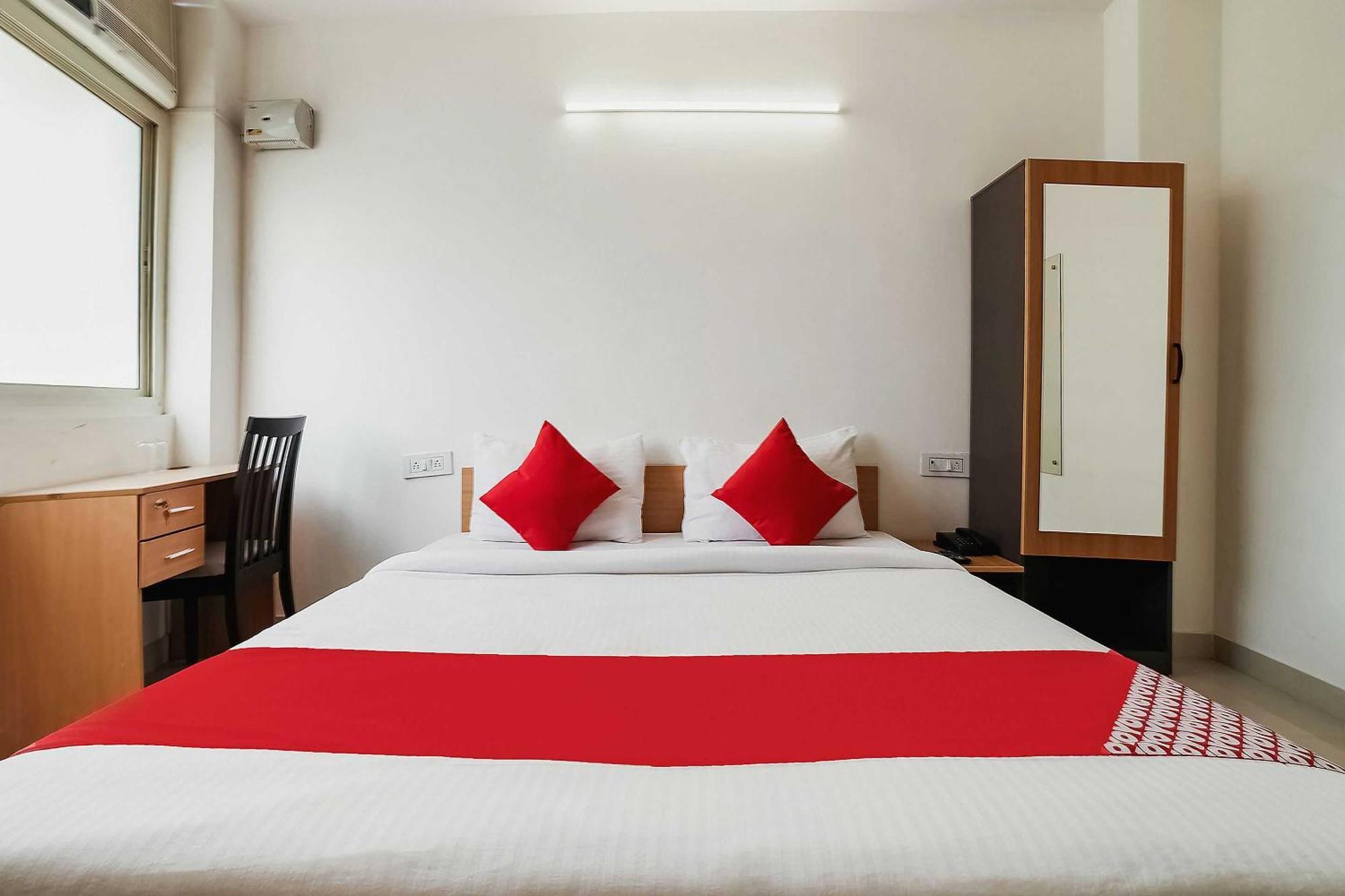 Live On Del5542 Hotel New Delhi Bagian luar foto