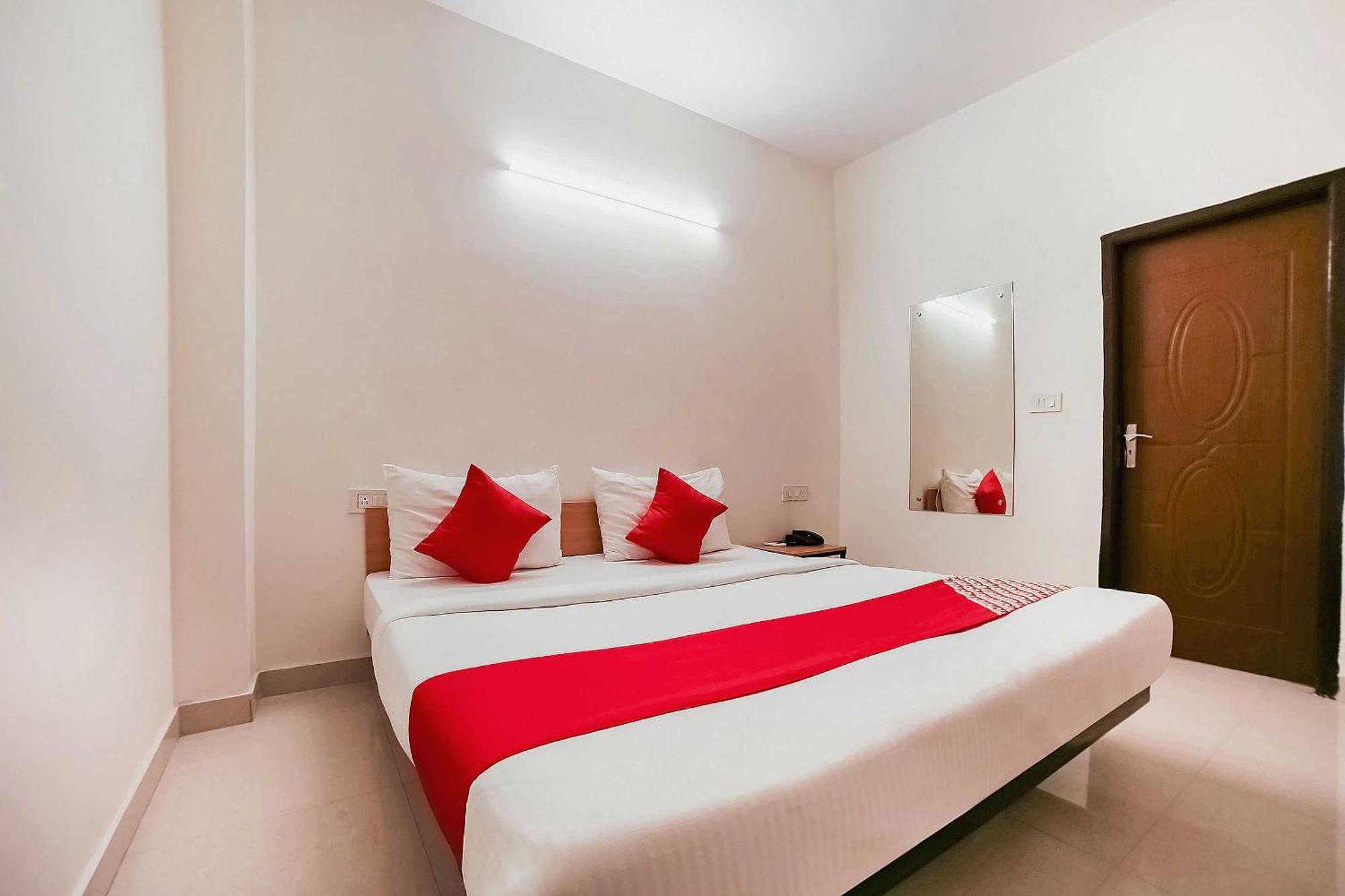 Live On Del5542 Hotel New Delhi Bagian luar foto