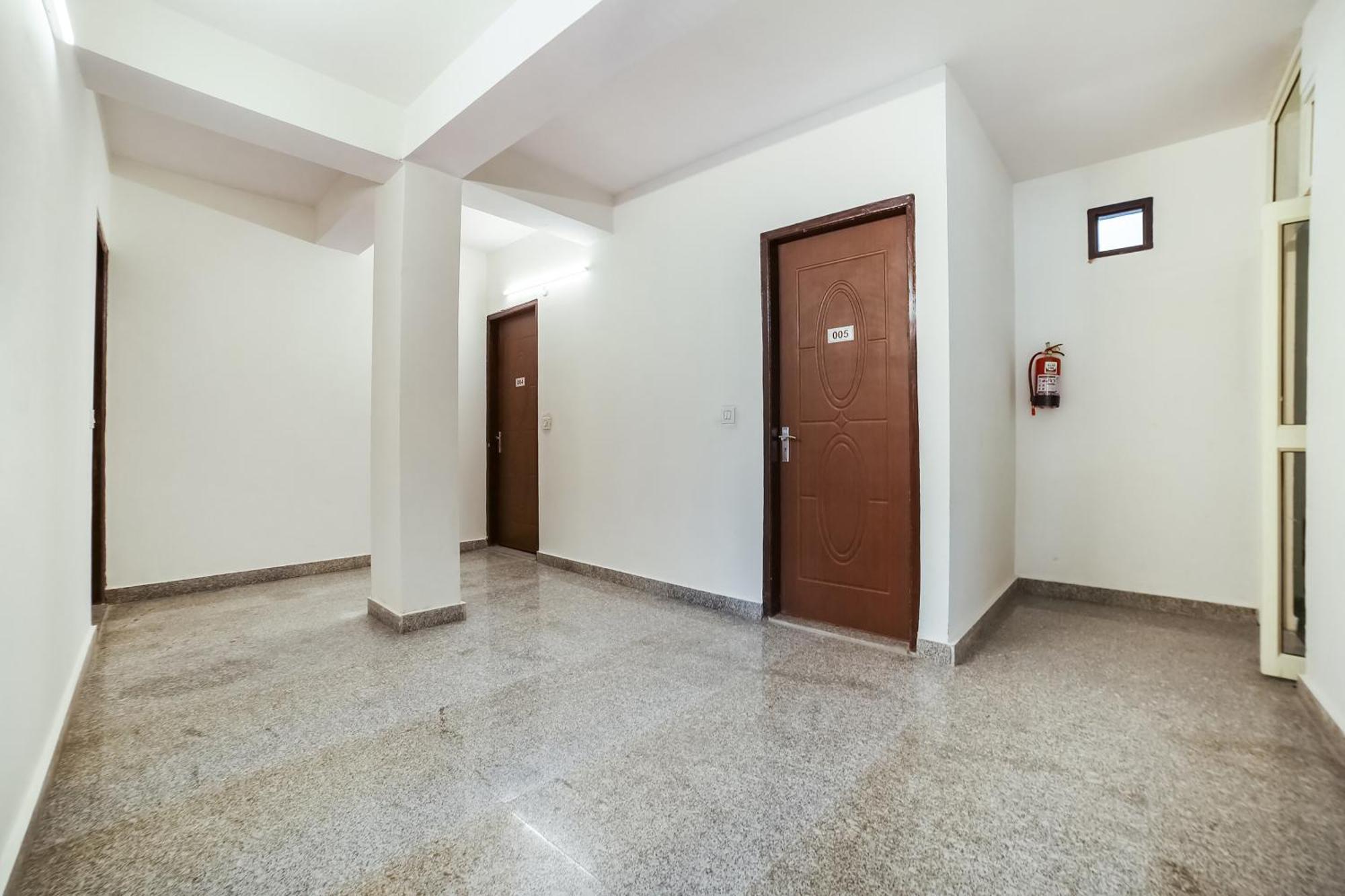 Live On Del5542 Hotel New Delhi Bagian luar foto